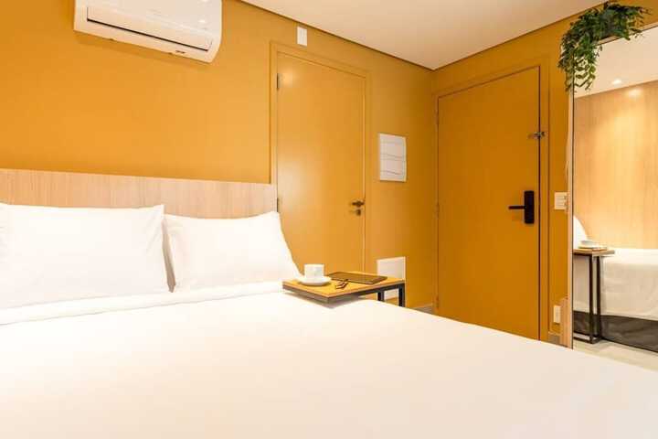 Room 18 of 156