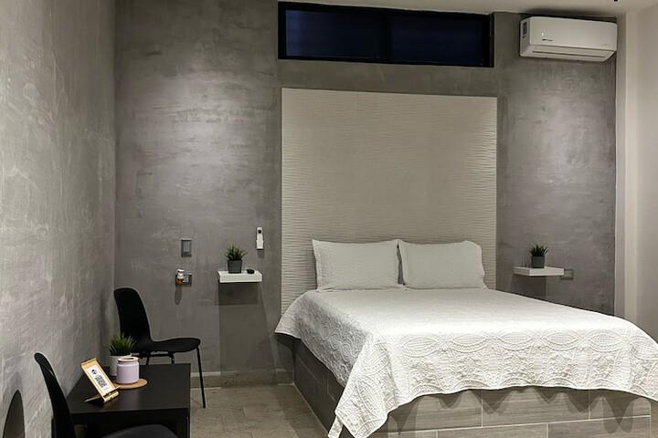 Room 11 of 85