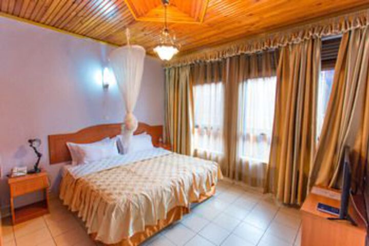 Room 32 of 60