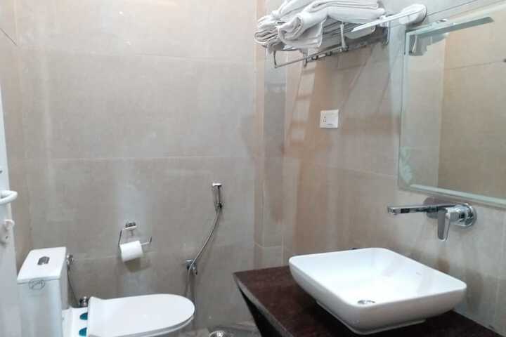 Room 36 of 60
