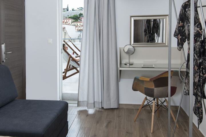 Room 43 of 63