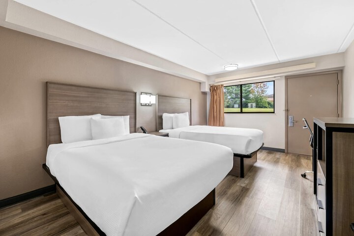 Room 8 of 40