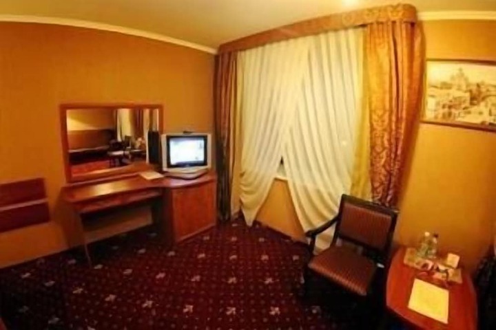 Room 15 of 40