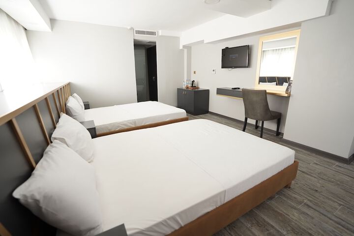 Room 16 of 31