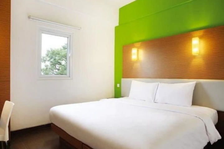 Room 9 of 20