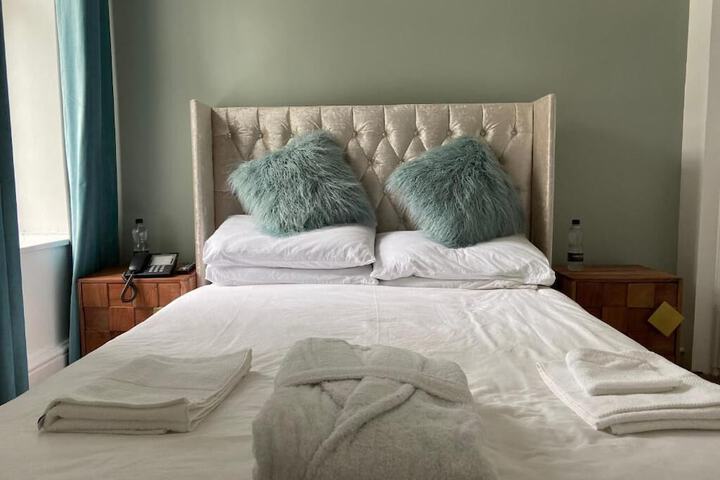 Room 3 of 58
