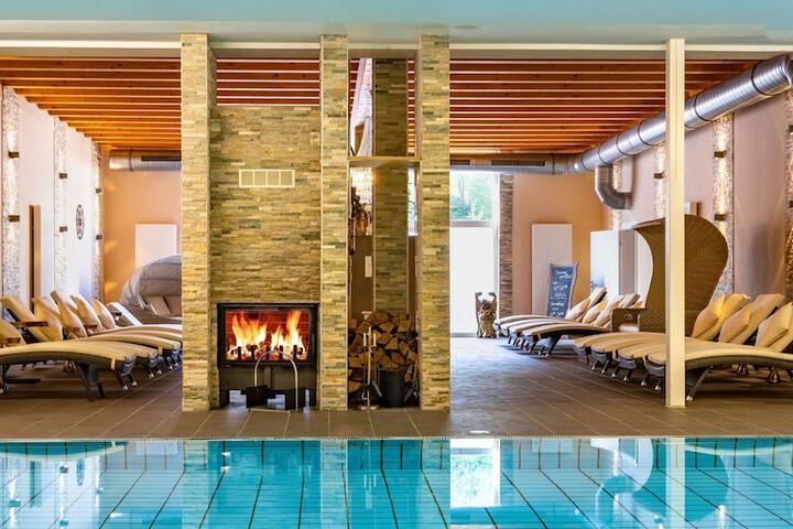 Hotel Pool