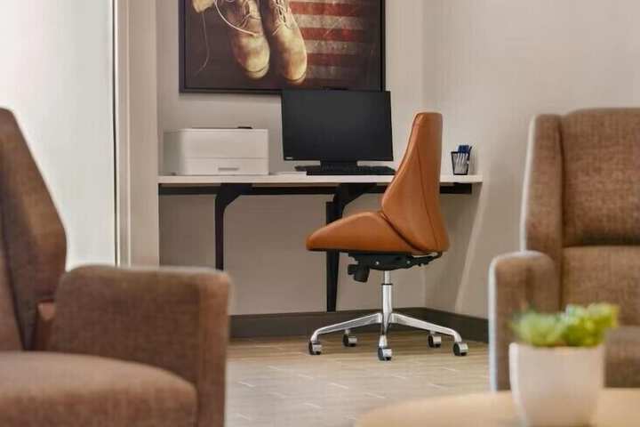 Business Center 33 of 46