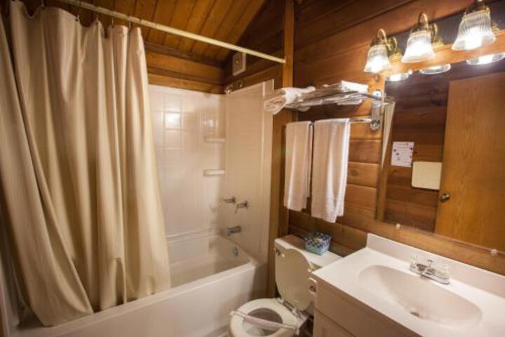 Image of Lake Texoma Camping Resort Cabin 14