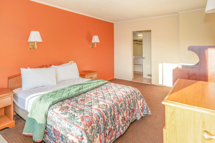 Room 3 of 6