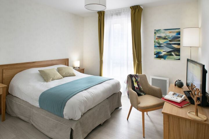 Room 7 of 10