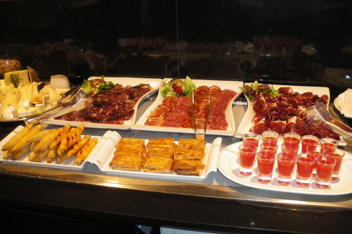 Breakfast buffet