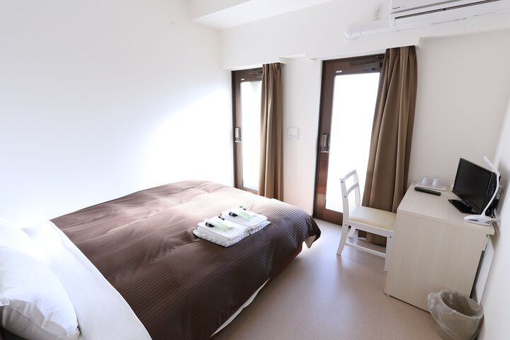 Room 8 of 64