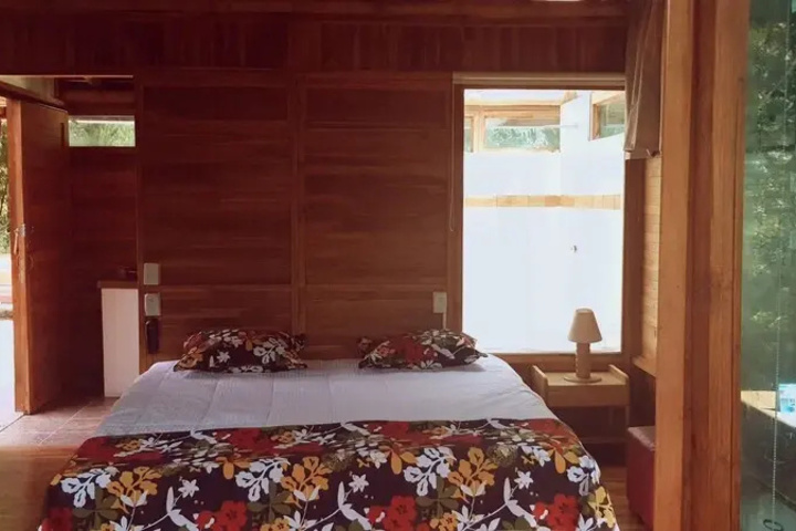 Room 3 of 10