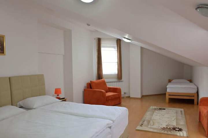 Room 14 of 23