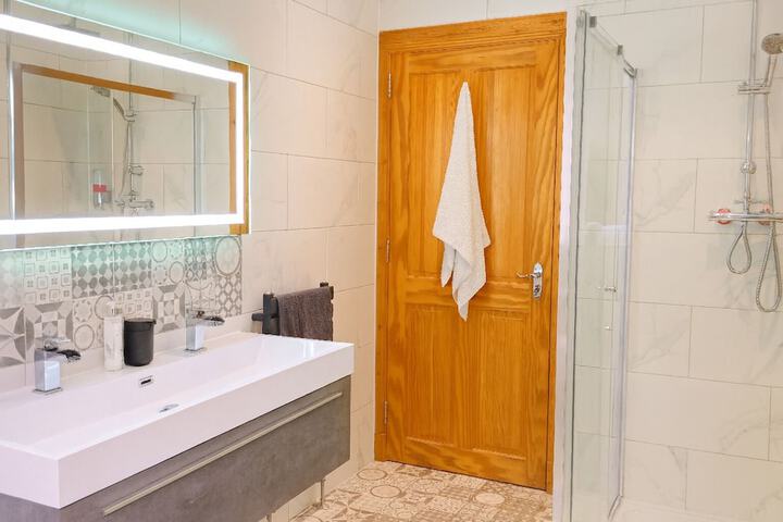 Room 33 of 45