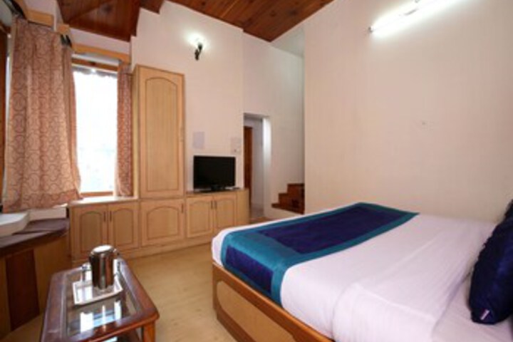 Room 17 of 24