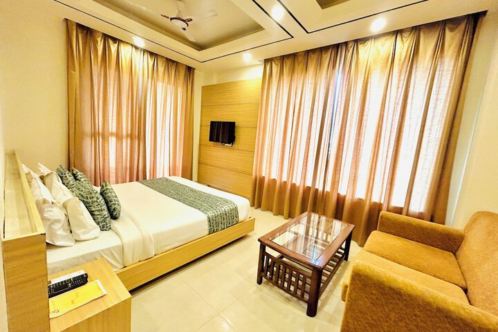 Room 6 of 44
