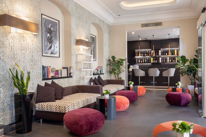 Hotel Interior 6 of 43