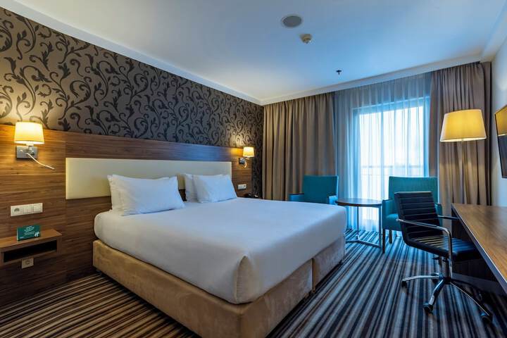 Room 32 of 91