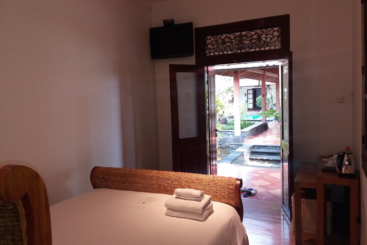 Room 4 of 36