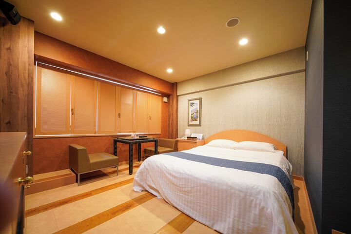 Room 16 of 46