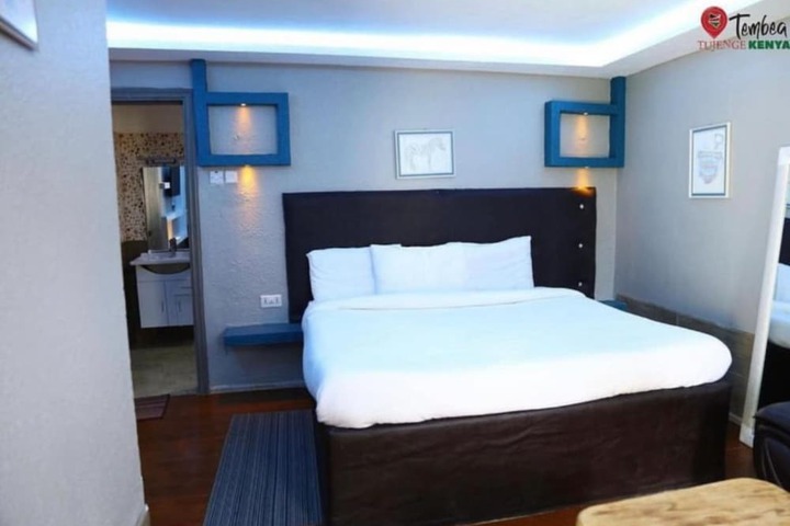 Room 12 of 20