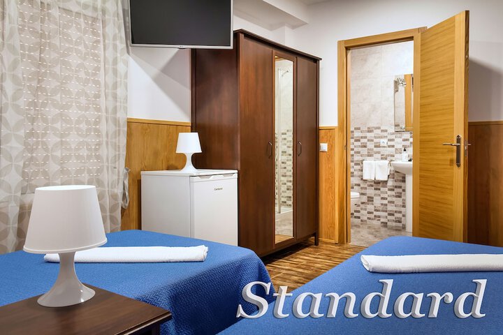 Room 3 of 38