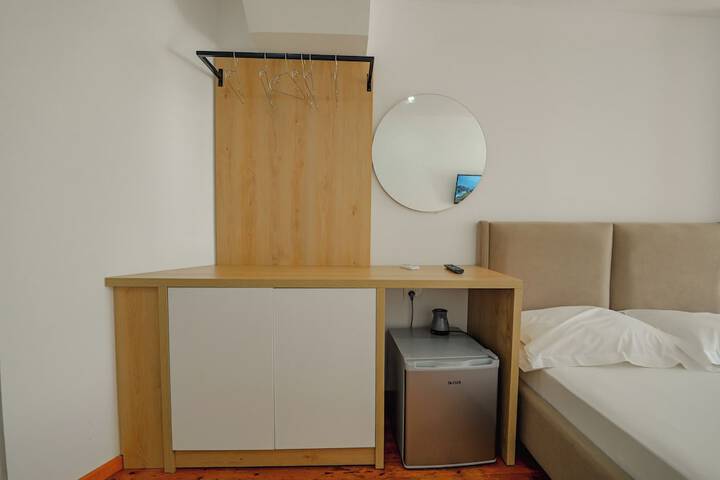 Room 12 of 98