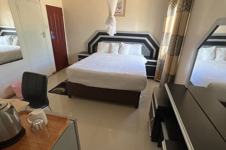 Room 4 of 62