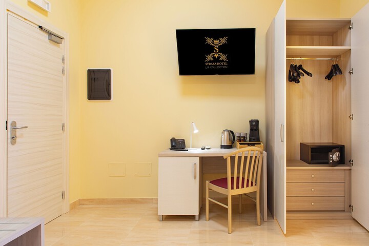 Room 10 of 66