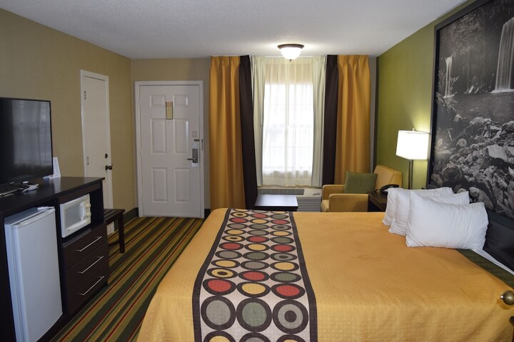 1 King Bed Mobility Accessible (19 of 36)