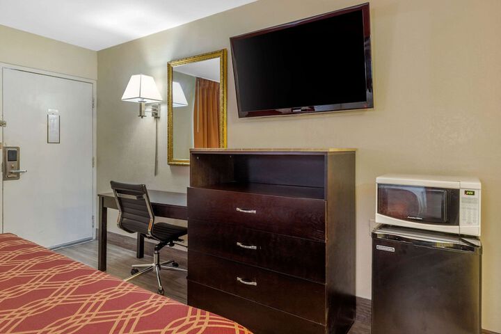 2 Double Beds (2 of 17)