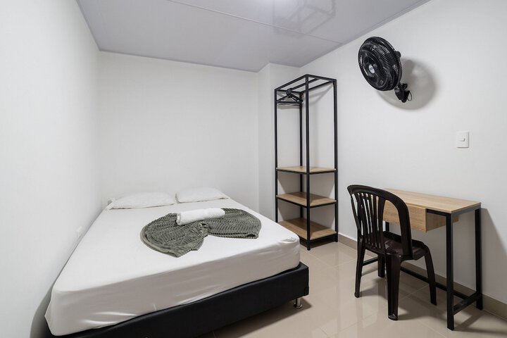 Room 13 of 122