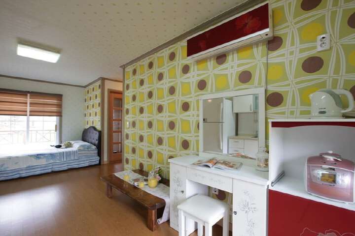 Room 3 of 63