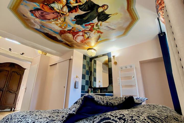 Room 12 of 35
