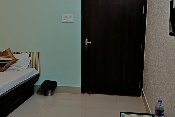 Room 16 of 61