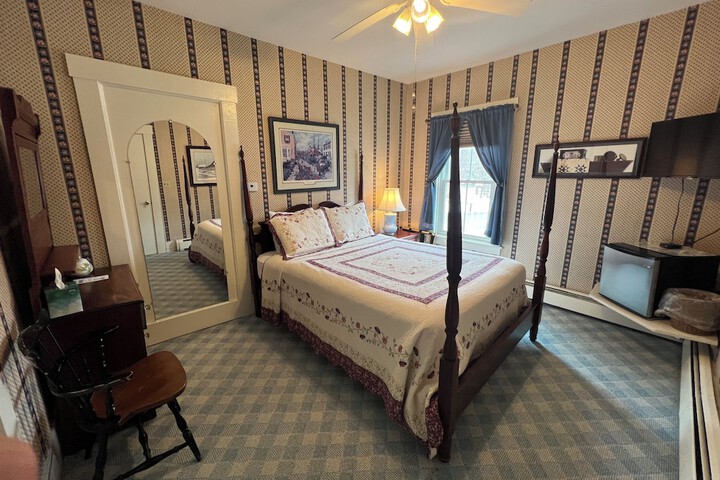 Room 30 of 86