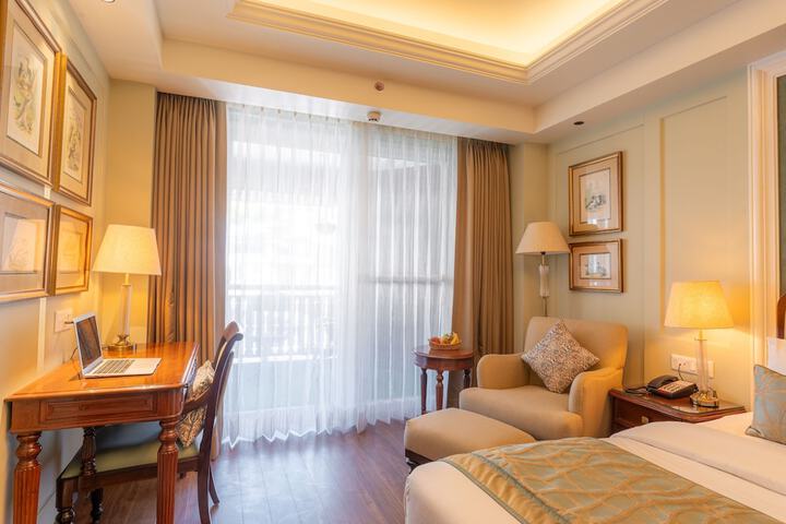 Room 44 of 109