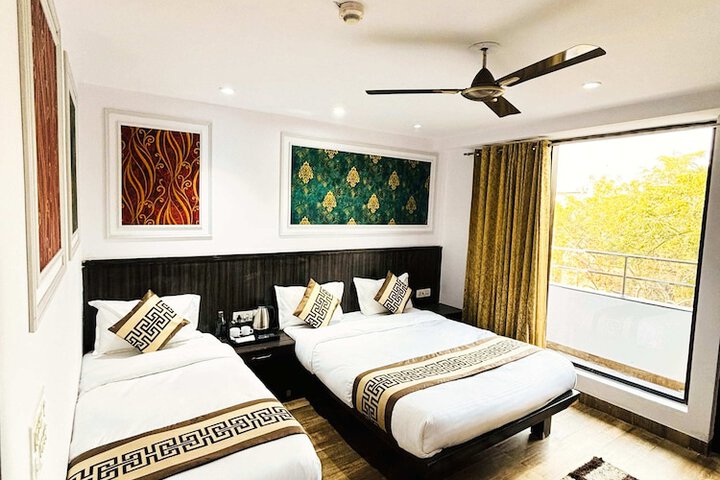 Room 13 of 27