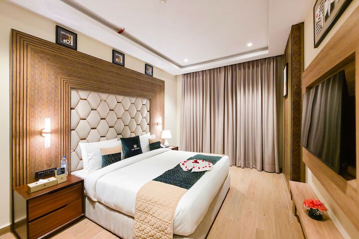 Room 14 of 93