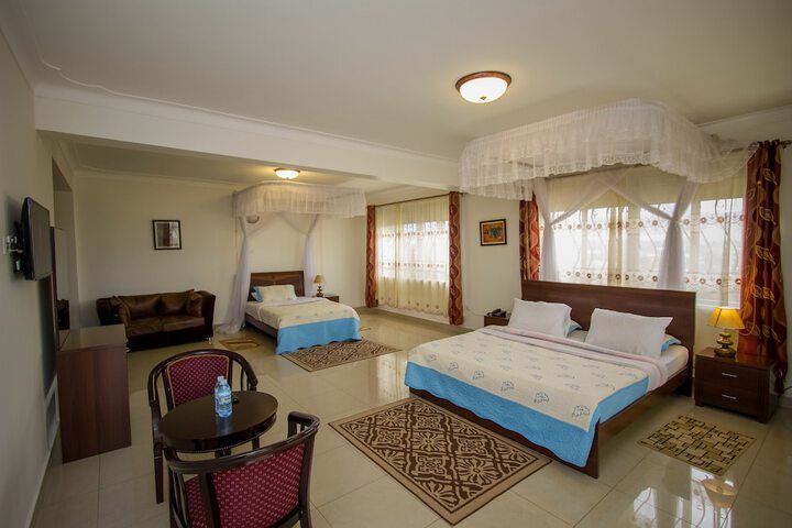Reinah Tourist Hotel