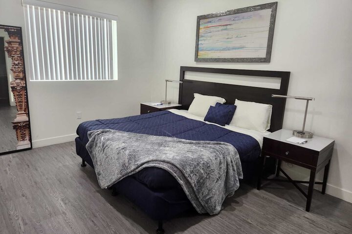 Room 27 of 48