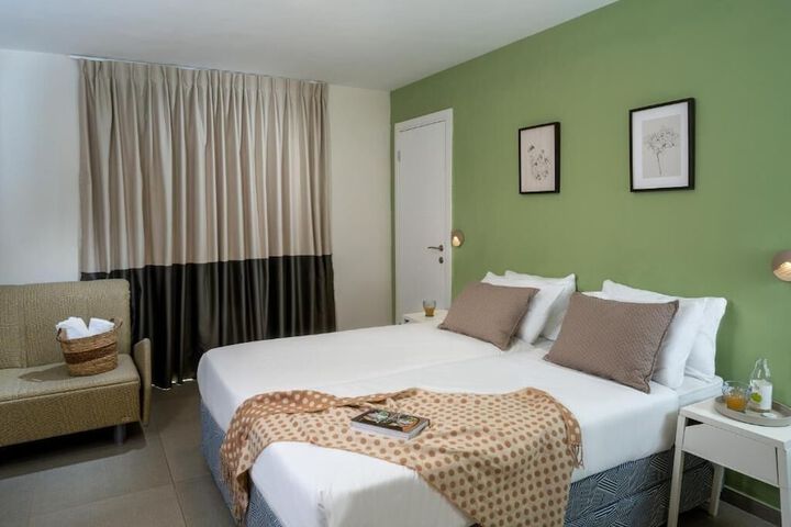 Room 8 of 29