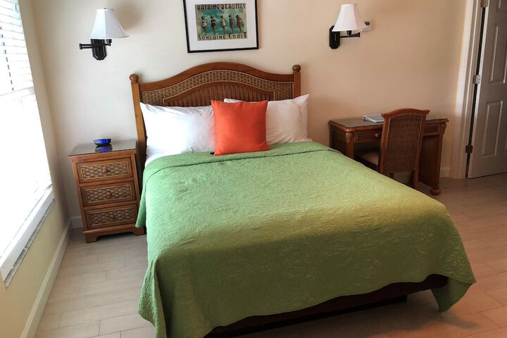 Room 8 of 115