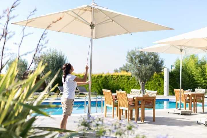 Hotel with Pool