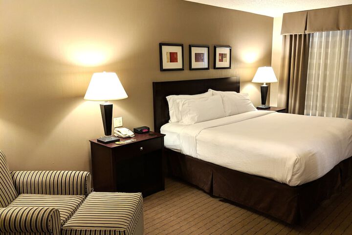 Room 7 of 42