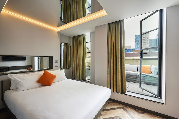 Room 15 of 44