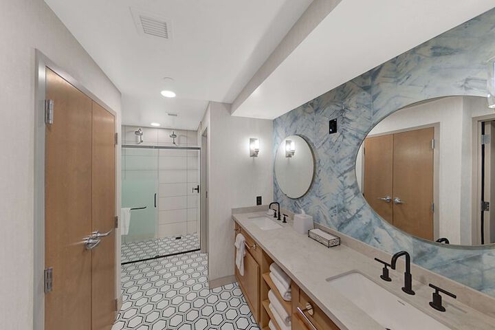 Bathroom shower