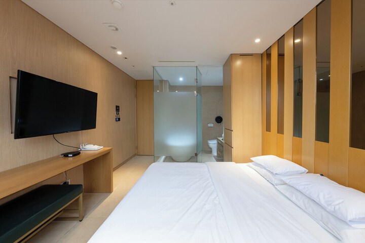 Room 49 of 59